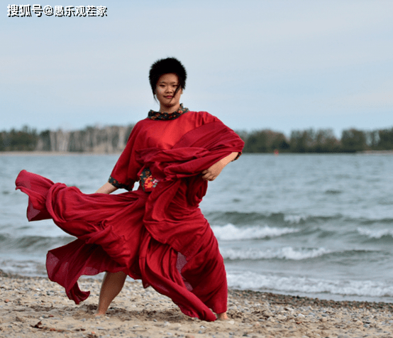 毕福剑女儿才华横溢,却被吐槽貌丑行为怪异
