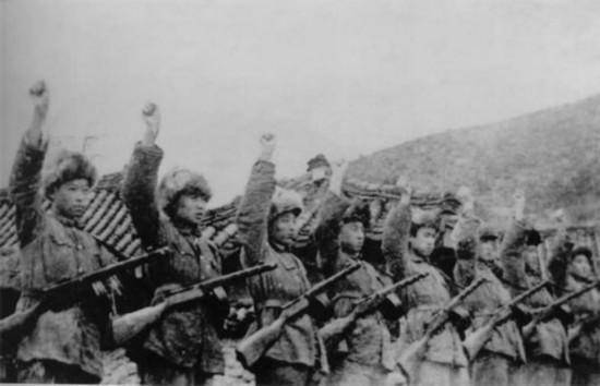 志愿军炮兵班长，舍命开炮当场牺牲，美军阵地