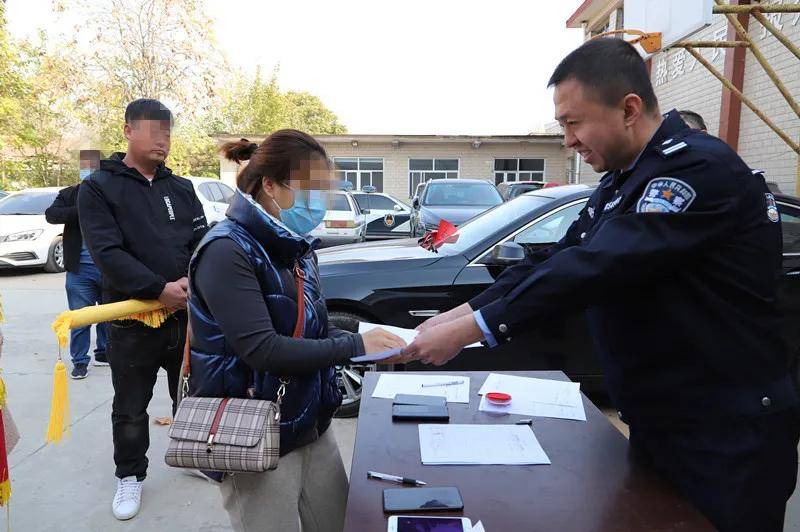 泊头警方举行涉案财物返还大会