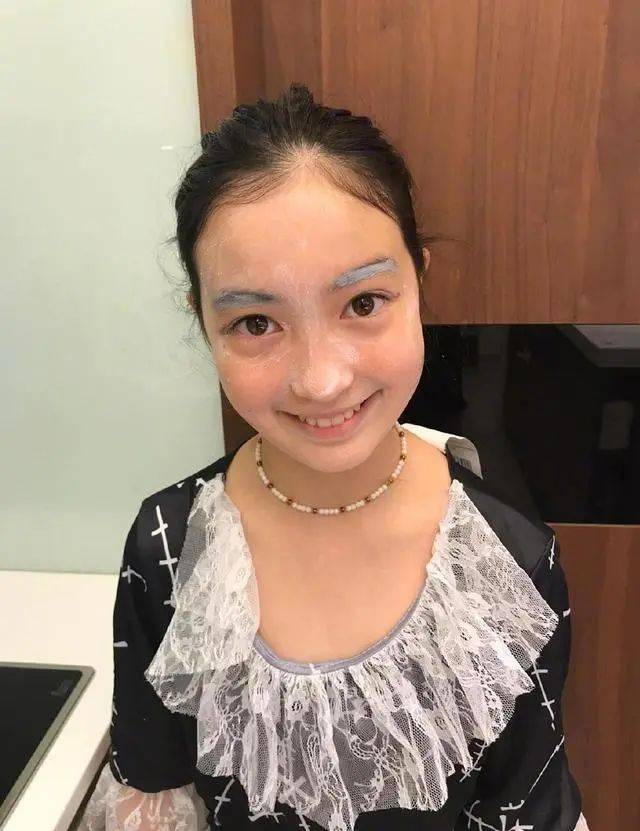 变圆|?《爸爸去哪儿》夏天近照大变样，脸型变圆下巴不精致，眼睛无神