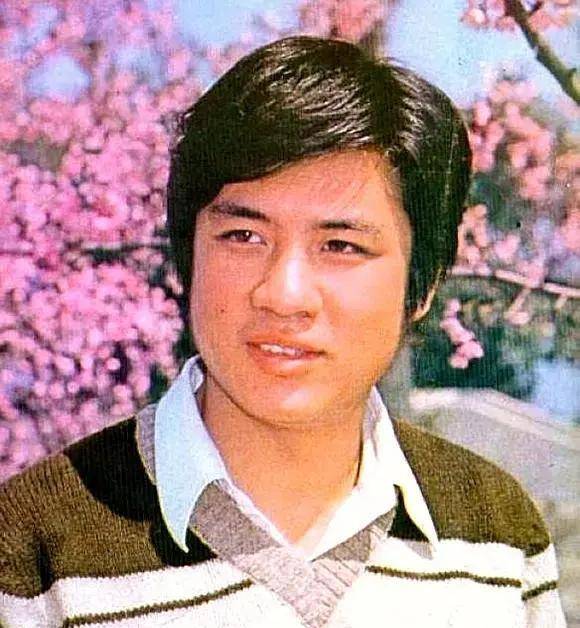 小豹子张潮,在女儿6岁时娶小20岁娇妻,如今与女儿少有联系