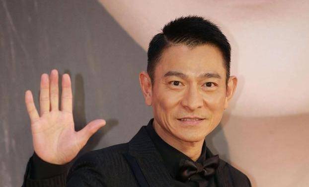 追星人杨丽娟现状 1ed8c9abcfb04da6bc3bda1e7fda7b0d.jpeg