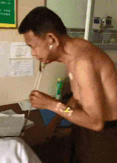 原创
搞笑GIF段子:这给酸的都能做一套表情包了
就想问一下,谁想恋爱了哈哈,这给酸的都能做一套表情包了医生一时技痒,给病人高歌一曲壮壮胆发现野生蒙娜丽莎一枚!