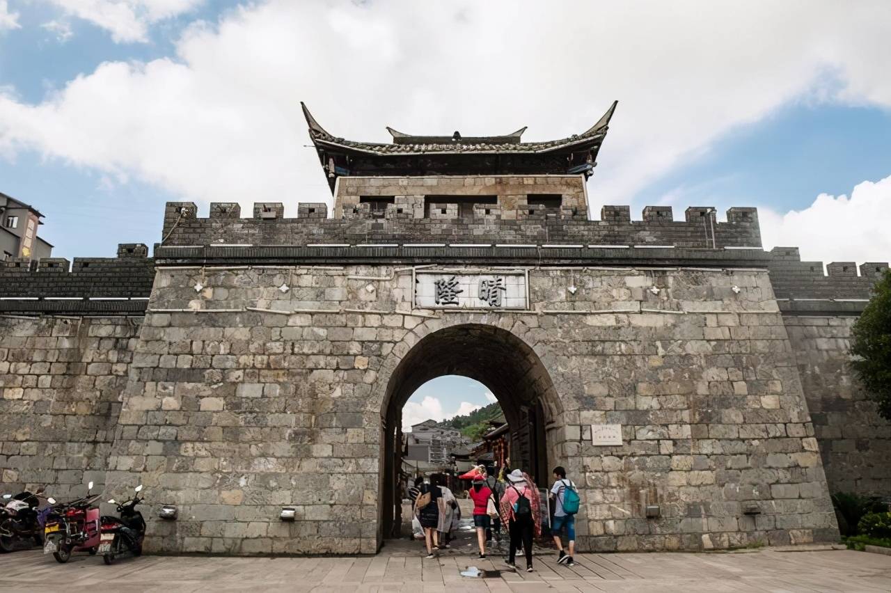 贵州四大古镇之一，有着“攻不破的堡垒”之称，观赏价值极高！_历史
