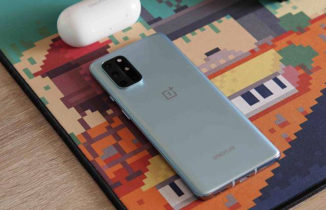 手机拍照只看硬件吗？看看大家如何评价这款手