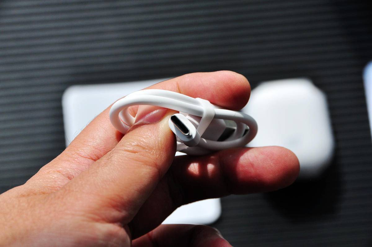 JEET ONE，值得双十一购入的半入耳式真无线耳机