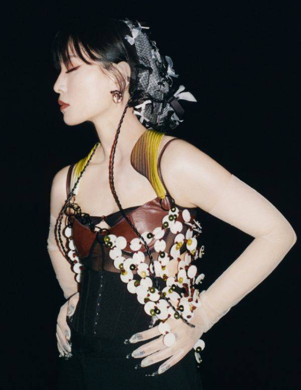 路线|“男人婆”周笔畅也走性感路线？看她穿薄纱裙露面，比杨幂还要撩