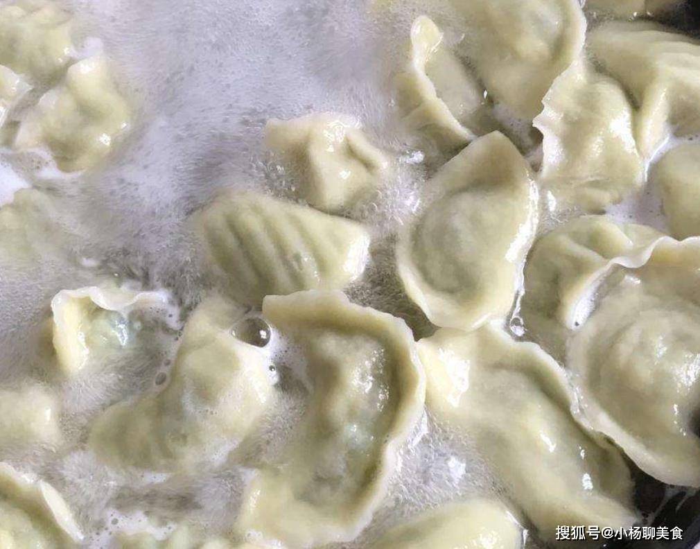 包饺子和面时,多加点这东西,饺子口感劲道光滑,怎么煮