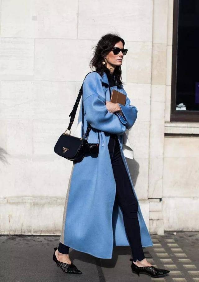 大衣|不懂配色请别乱穿!超详细的“色彩穿搭”,带你玩转秋冬大衣配色