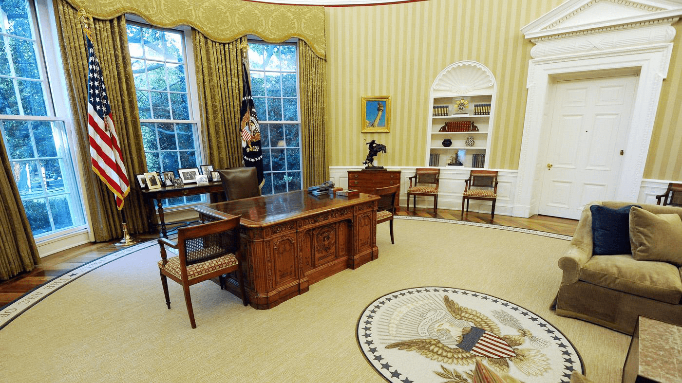 根据白宫规定"第一家庭"可以任意布置他们的私人房间,包括总统办公