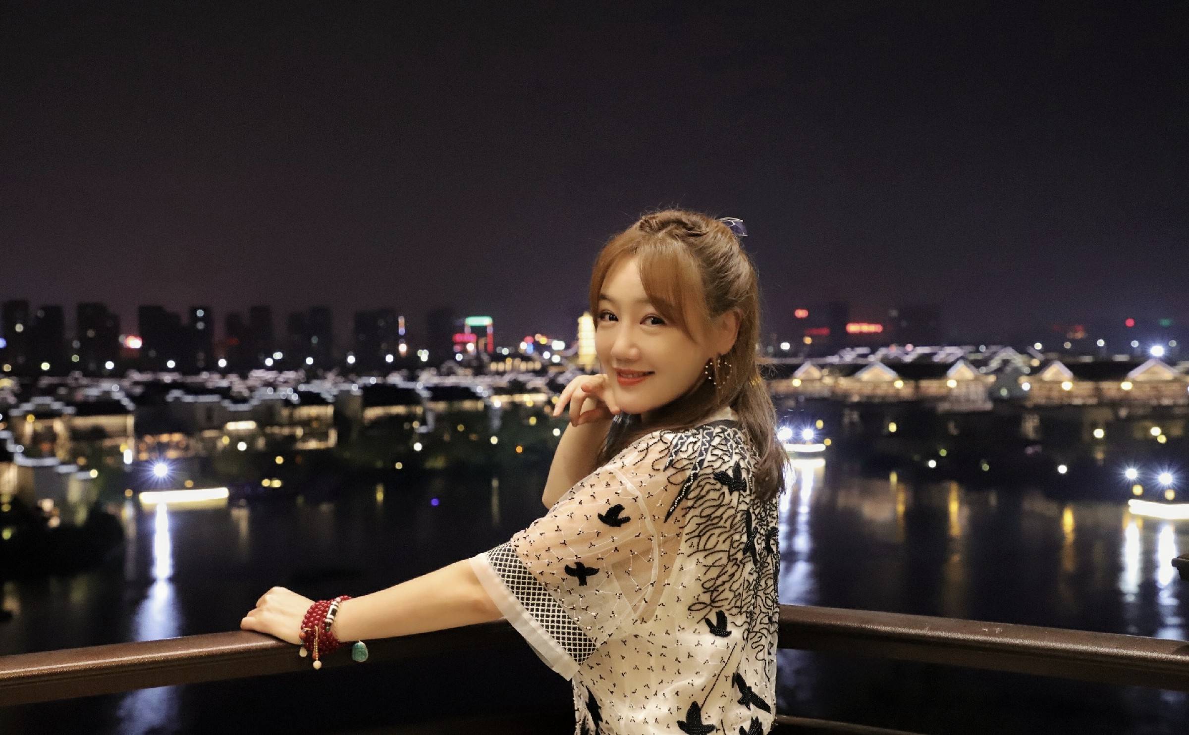 挑战|薛佳凝综艺完美收官 下?站在路上