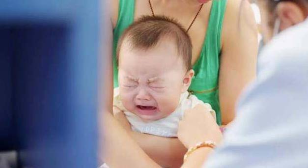 宝宝|5招轻松应对孩子打针像打仗?父母不必烦恼