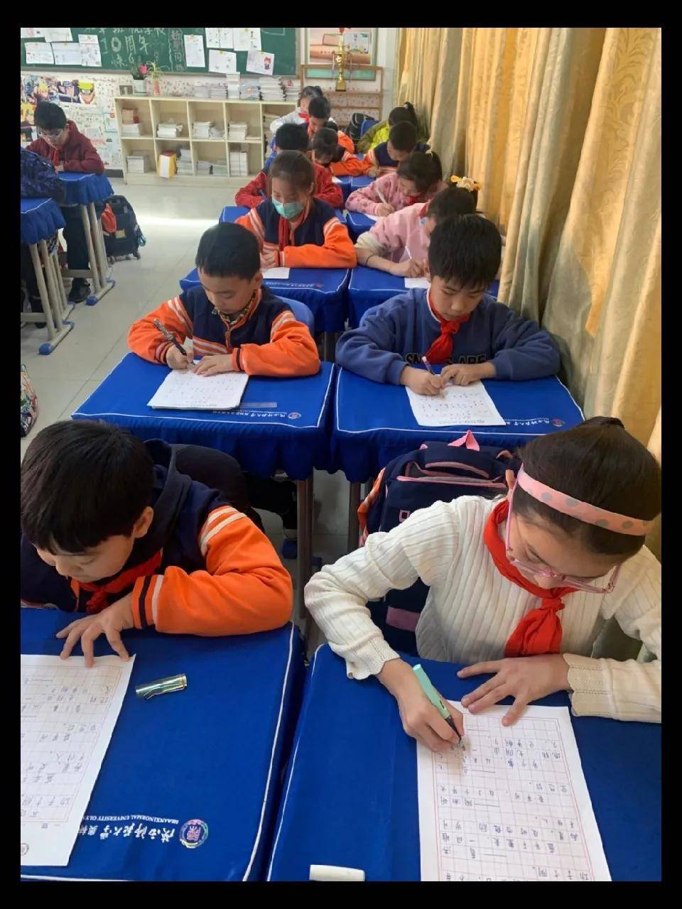 比赛|陕西师范大学奥林匹克花园学校小学部举行高段硬笔书写大赛