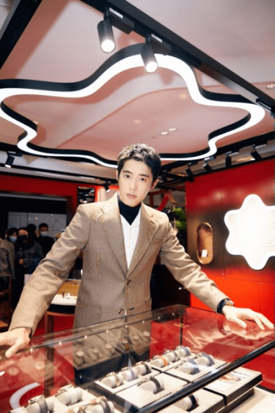 万宝龙|佳节心意 尽在这“礼”，梁靖康带你逛遍万宝龙“节日季甄选”限时精品店