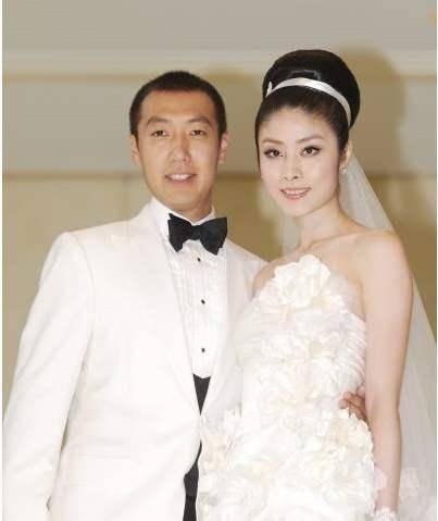 “气质天后”陈慧琳现身商场贵气十足,老公还是相恋16年的初恋