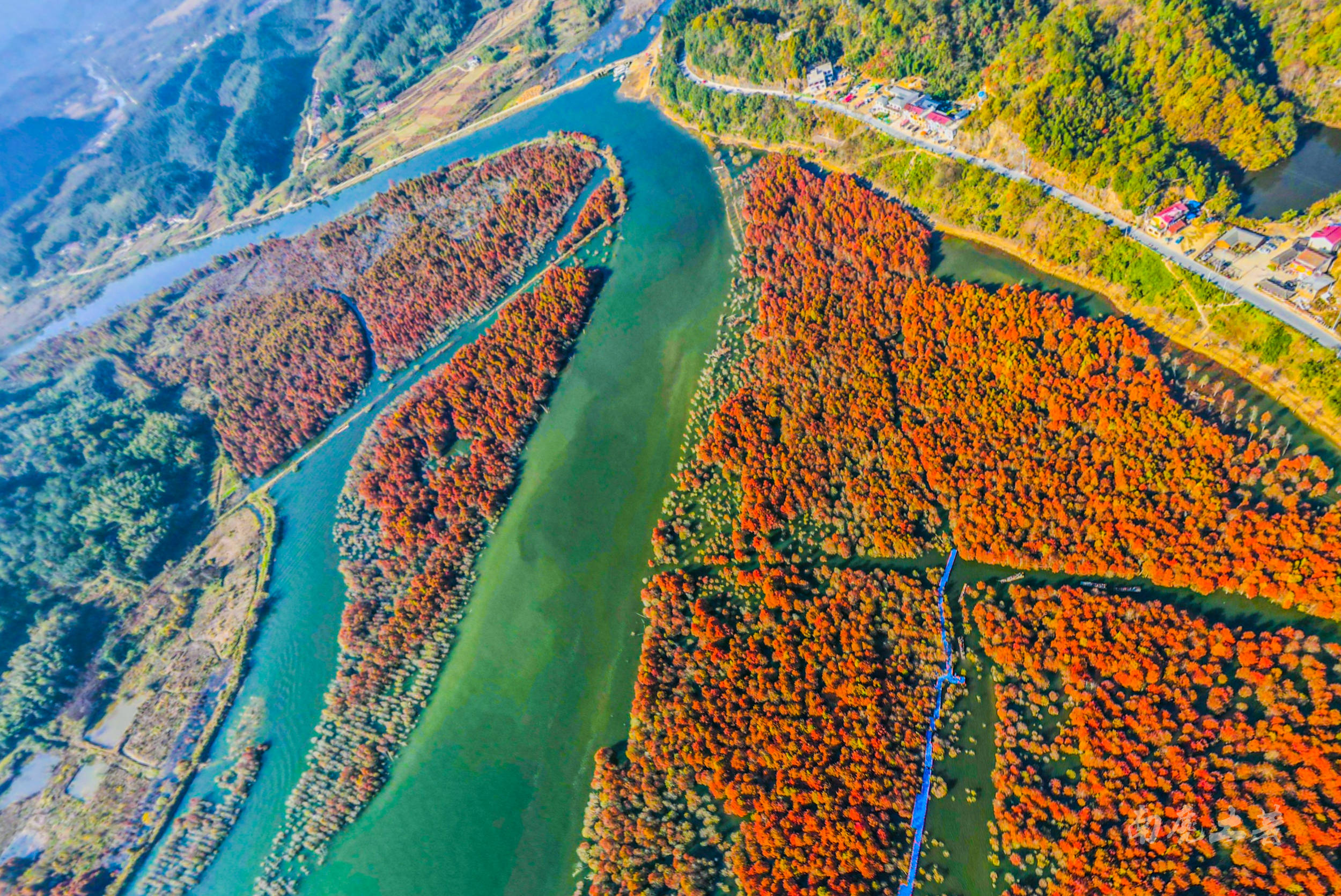 红遍全国的赏秋打卡地，游完都说像江南的喀纳斯，你觉得呢