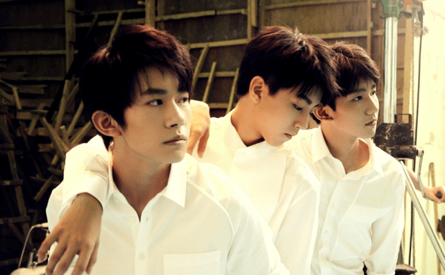 王俊凯王源易烊千玺电视剧的片子 89a1d092ac8841338b1a1d87eda41861.png