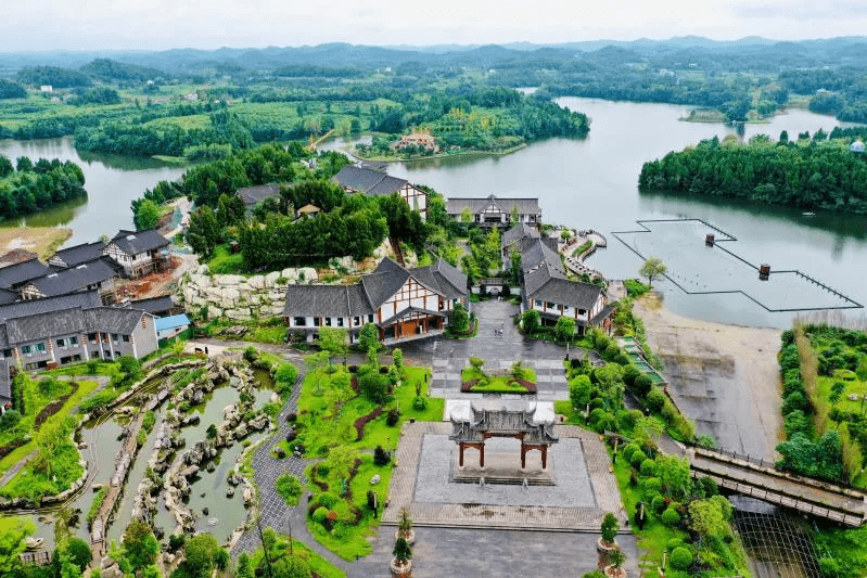 南充三國文化_保建國讀書、讀人、讀文化_南充文化旅游職業(yè)學(xué)院讀一年多少錢