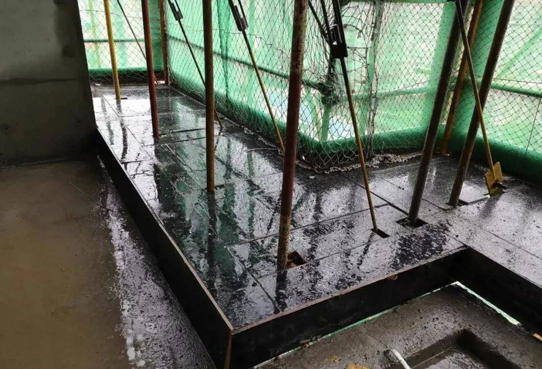 安全人“看着”都舒服的图片