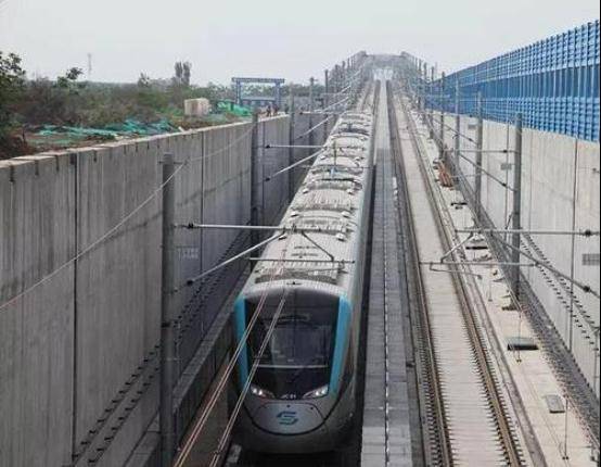 中国最美的高铁服务员 6a2df945bb1647a788b1cbc36a9f406e.jpeg