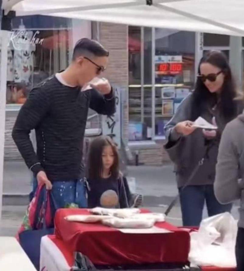 吴彦祖不希望女儿长得好看,6岁吴斐然却开挂长大,肤白貌美和爸爸复制