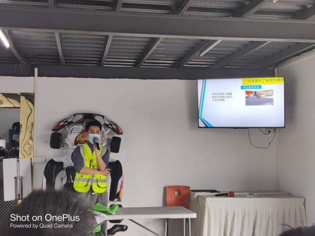 线下体验会:一加8T不将就的万圣节速跑体验