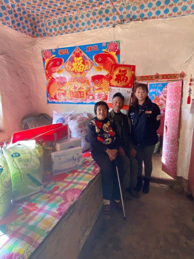 “傻”母亲拉扯智障儿子|清水慈善帮扶困难家庭