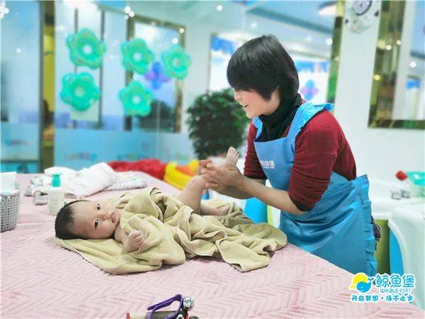 宝宝|担心宝宝游泳会感冒？天气冷了