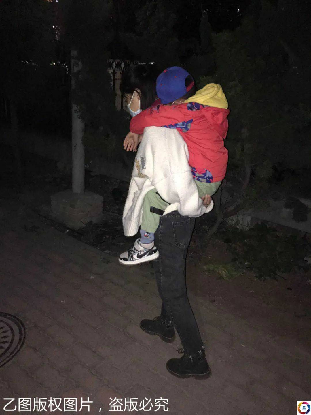 魏闻岐|医生对其母亲和外婆抽血化验,结果全家傻眼男孩总是莫名流鼻血