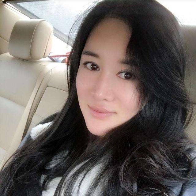 感情出问题?张纪中小31岁娇妻自曝身心崩溃,带3个娃还要忙工作