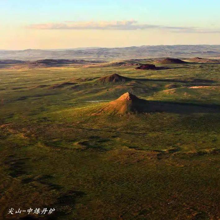 乌兰哈达草原火山生命与自然的相遇