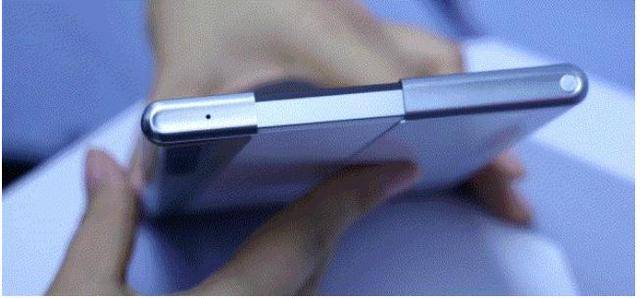 iPhone|iPhone折叠屏终于来了，但OPPO卷轴屏却抢了苹果的风头