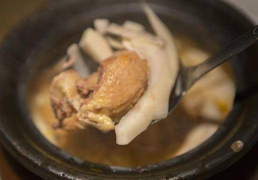 怎么煲鸡汤肉嫩汤好喝 e4b7d27d1a1f4991bc72c5fb6bc989de.jpeg