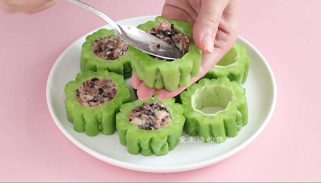 它才是冬天“蔬菜王”，外软里嫩，真够味，晚餐蒸一锅，味道绝了_苦瓜