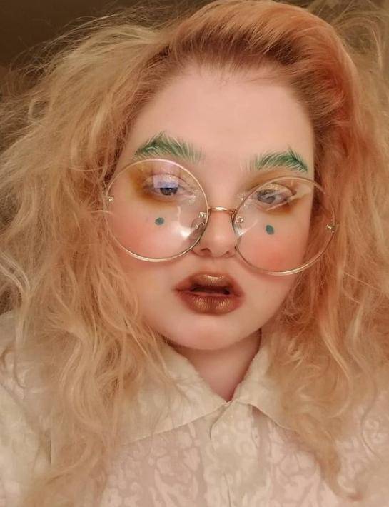 200斤美妆博主仿妆变娃娃,动漫妆容太惊艳!励志逆袭感动网友