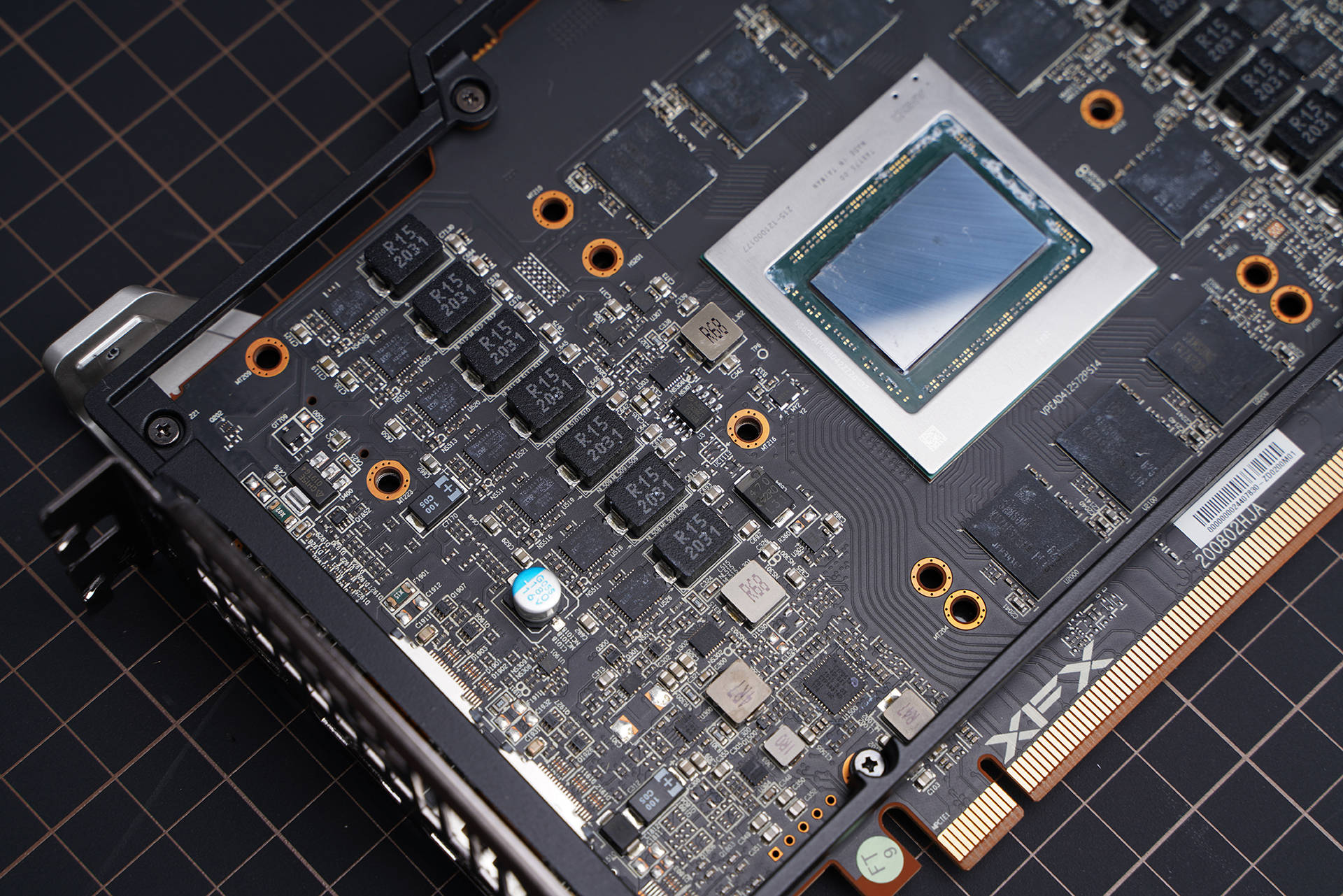 -bit|非公版更强 讯景XFX RX6800 XT海外版显卡评测