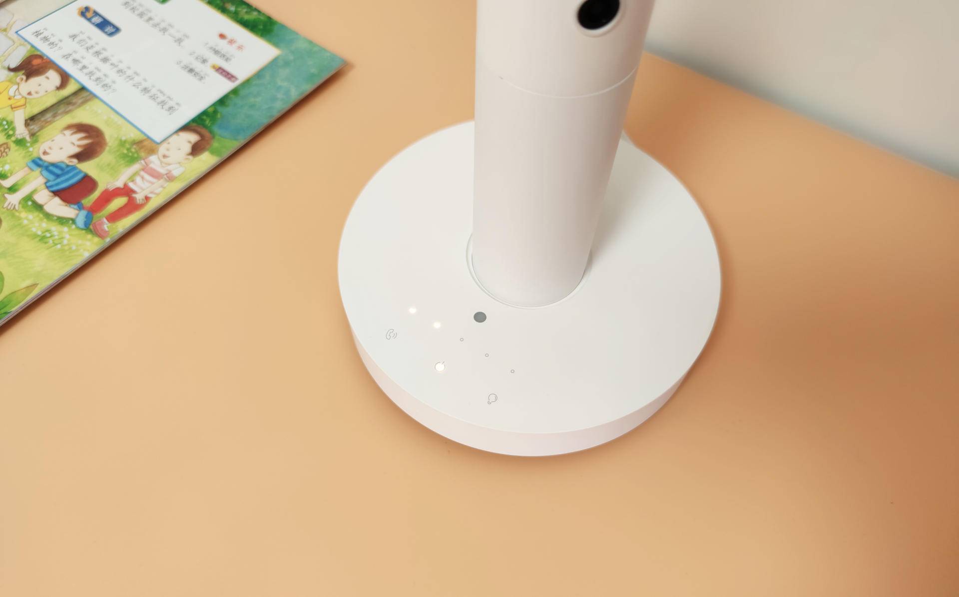 小白智能看护灯体验，实时看护+护眼台灯合体，看娃学习两不误