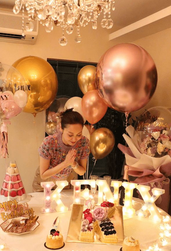 郭可盈51岁生日晒全家福,颜值不输小10岁弟媳熊黛林