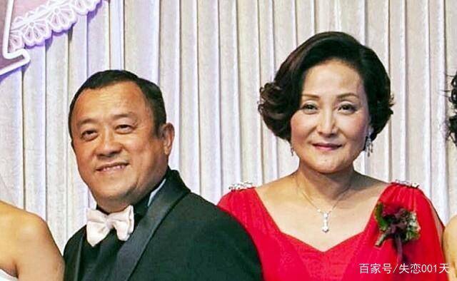 曾志伟的前妻和曾宝仪王美华的生母近暴露在阳光下