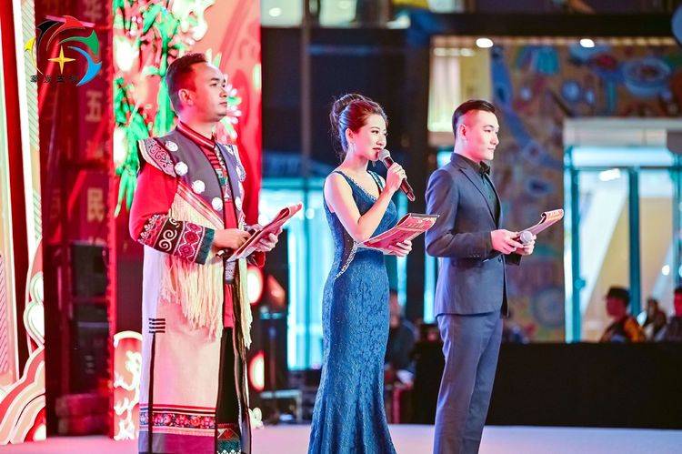 2021中国民族人口排名_中国姓氏人口排名(2)