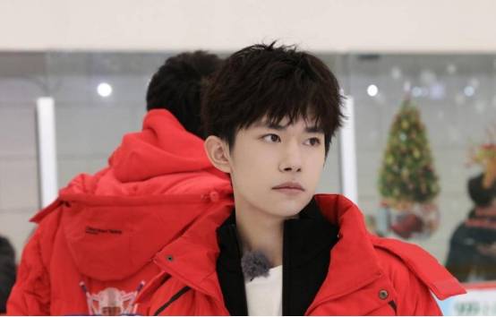 易烊千玺唱功对比 c9f004f34ac44d329fedba56ea091187.jpeg