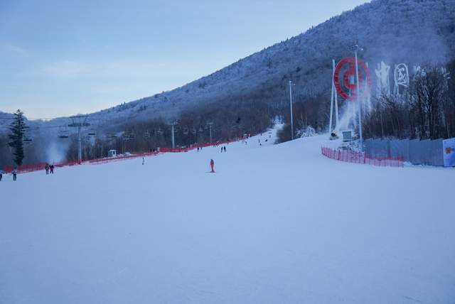 原创27条滑雪道9座1200米山峰和粉雪雾凇吉林北大湖不简单含滑雪攻略