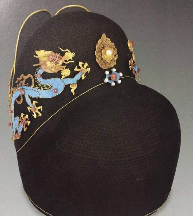 明定陵中最珍贵的不是万历的龙袍,也不是金冠,而是69匹"布"