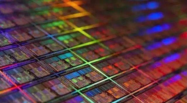 中国科技再度突破！8英寸石墨烯晶圆亮相，成功
