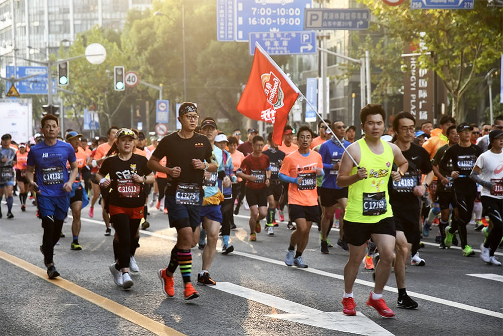聚焦上马2020上海国际马拉松赛于11月29日7点在外滩启跑