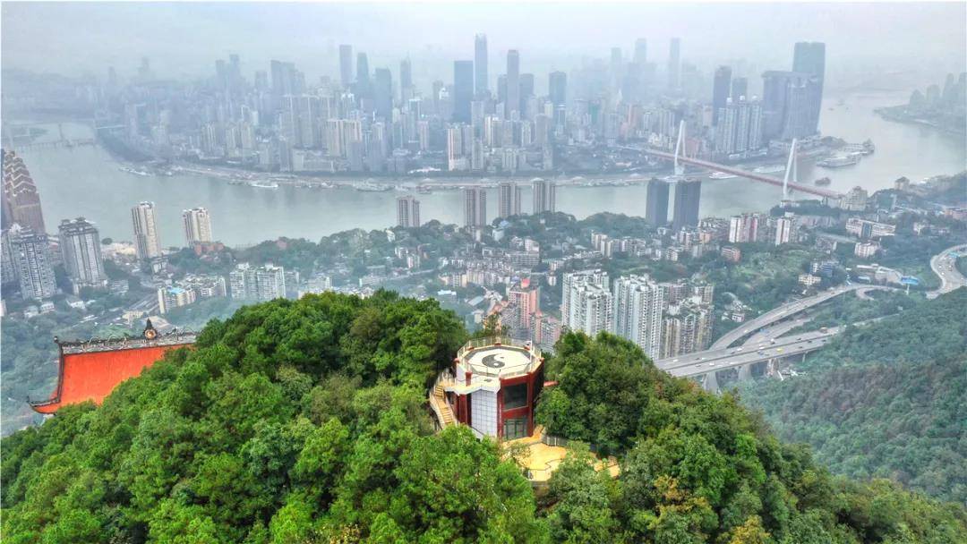 重庆南岸区终于觉醒了!在南山打造出天玑台,一眼可看到7座大桥