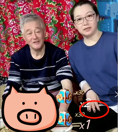 63岁赵本山罕见露面与妻子同框秀恩爱网友精神不太好