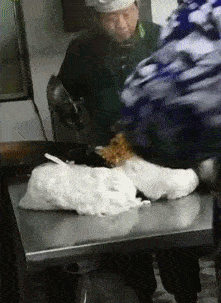 真心的黑暗料理,看看这手套!