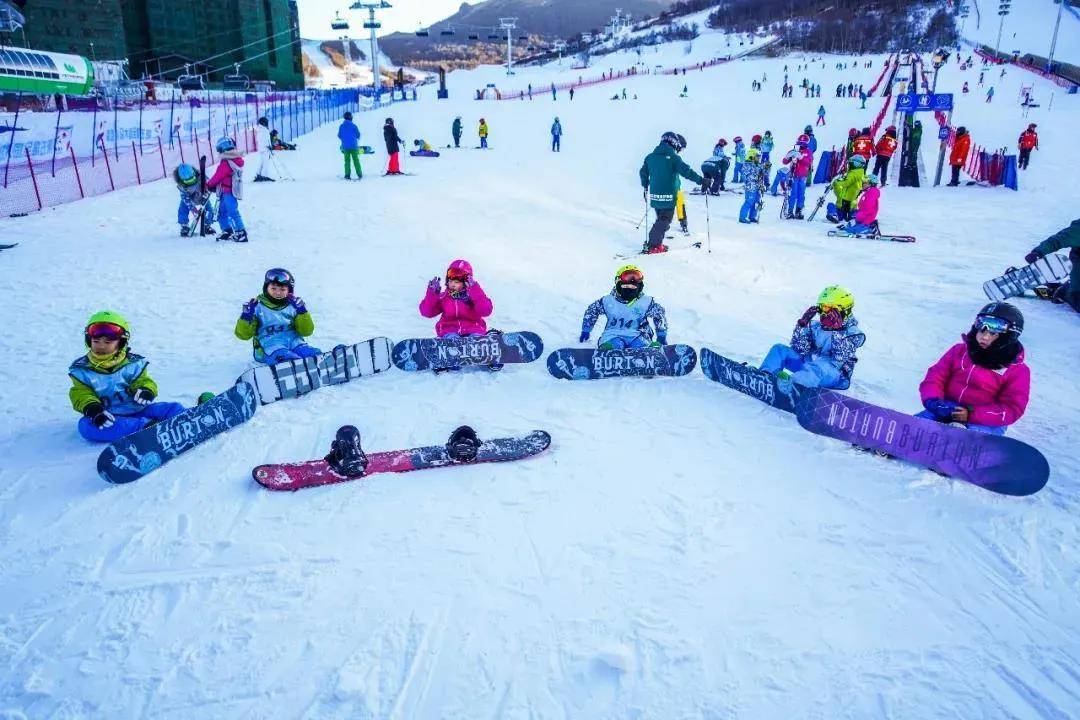 见学国际：被称为“白色”的滑雪究竟是一项怎样的运动？谈球吧体育(图8)