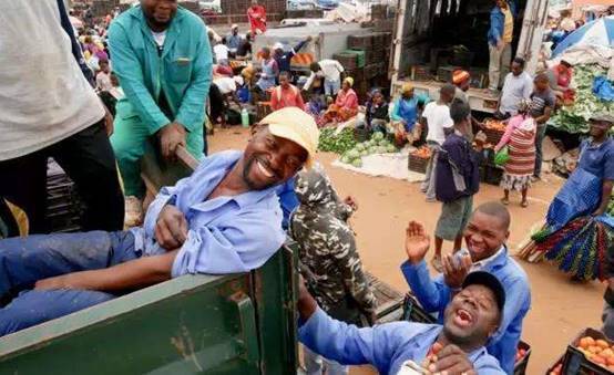 怎么上门捐衣服 126deb04915848f39921dadf0c14f656.jpeg